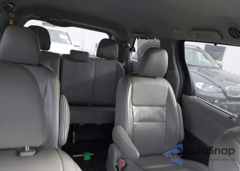 2015 Toyota Sienna Xle 7 Passenger из США, поврежденный, VIN 5TDDK3DC8FS102010